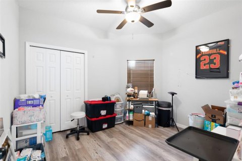 Casa en venta en Dade City, Florida, 5 dormitorios, 191.29 m2 № 1906380 - foto 25