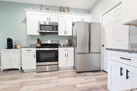 Casa en venta en Dade City, Florida, 5 dormitorios, 191.29 m2 № 1906380 - foto 5