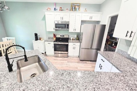 Casa en venta en Dade City, Florida, 5 dormitorios, 191.29 m2 № 1906380 - foto 6