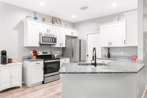 Casa en venta en Dade City, Florida, 5 dormitorios, 191.29 m2 № 1906380 - foto 10