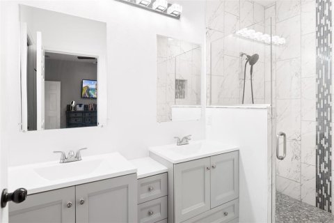 Casa en venta en Dade City, Florida, 5 dormitorios, 191.29 m2 № 1906380 - foto 27