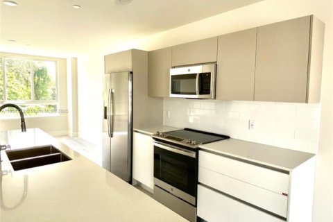 Condominio en alquiler en Miami, Florida, 2 dormitorios, 122.82 m2 № 1956491 - foto 5