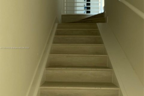 Condominio en alquiler en Miami, Florida, 2 dormitorios, 122.82 m2 № 1956491 - foto 12