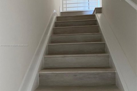 Condominio en alquiler en Miami, Florida, 2 dormitorios, 122.82 m2 № 1956491 - foto 11