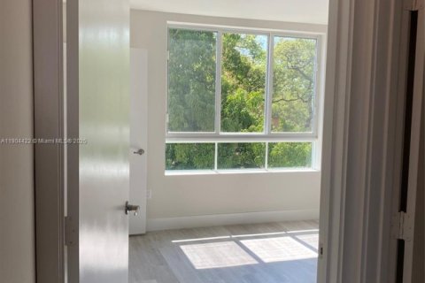 Condominio en alquiler en Miami, Florida, 2 dormitorios, 122.82 m2 № 1956491 - foto 9