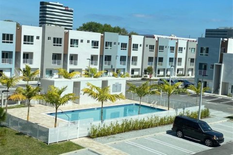 Condominio en alquiler en Miami, Florida, 2 dormitorios, 122.82 m2 № 1956491 - foto 2