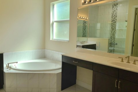 Villa ou maison à vendre à Port St. Lucie, Floride: 2 chambres, 171.13 m2 № 2303711 - photo 17