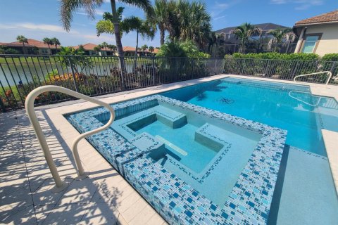 Villa ou maison à vendre à Port St. Lucie, Floride: 2 chambres, 171.13 m2 № 2303711 - photo 30