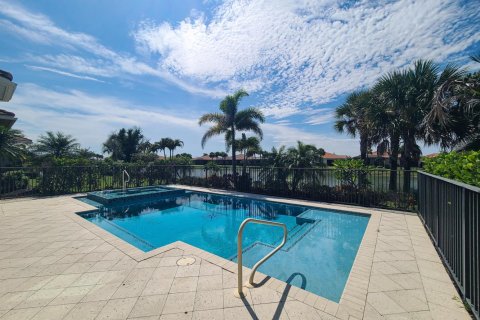 Villa ou maison à vendre à Port St. Lucie, Floride: 2 chambres, 171.13 m2 № 2303711 - photo 28
