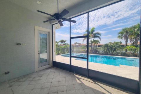 Villa ou maison à vendre à Port St. Lucie, Floride: 2 chambres, 171.13 m2 № 2303711 - photo 27