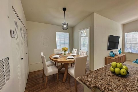 Condominio en alquiler en Kissimmee, Florida, 2 dormitorios, 77.48 m2 № 1915622 - foto 4