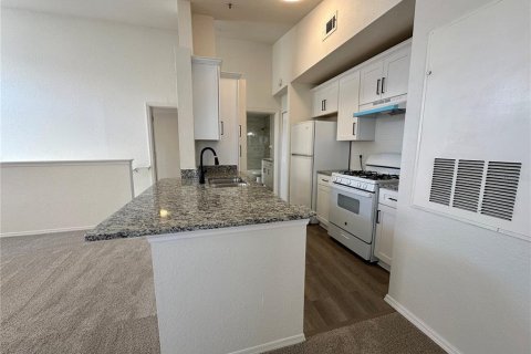 Condominio en alquiler en Kissimmee, Florida, 2 dormitorios, 77.48 m2 № 1915622 - foto 3