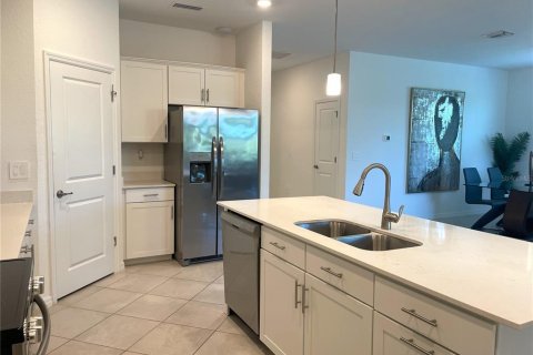 House in Venice, Florida 4 bedrooms, 189.06 sq.m. № 2166501 - photo 4