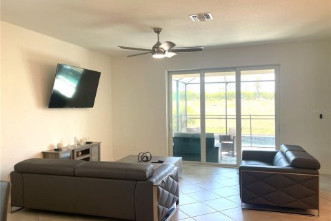 House in Venice, Florida 4 bedrooms, 189.06 sq.m. № 2166501 - photo 8