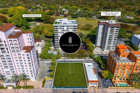 Commercial property in Coral Gables, Florida № 2026002 - photo 2