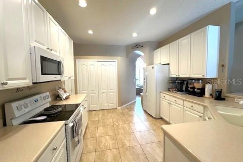 House in Apopka, Florida 4 bedrooms, 234.58 sq.m. № 1760345 - photo 15