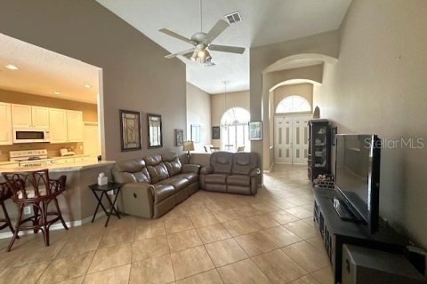 House in Apopka, Florida 4 bedrooms, 234.58 sq.m. № 1760345 - photo 12
