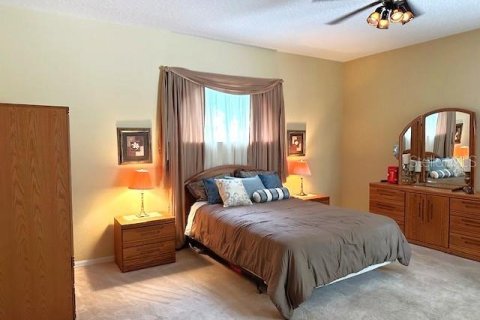 House in Apopka, Florida 4 bedrooms, 234.58 sq.m. № 1760345 - photo 17