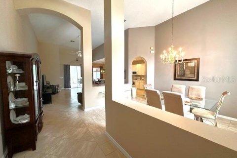 House in Apopka, Florida 4 bedrooms, 234.58 sq.m. № 1760345 - photo 10