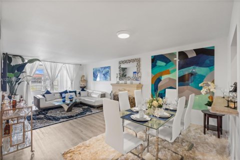 Condo in Lauderdale Lakes, Florida, 2 bedrooms  № 2076637 - photo 14