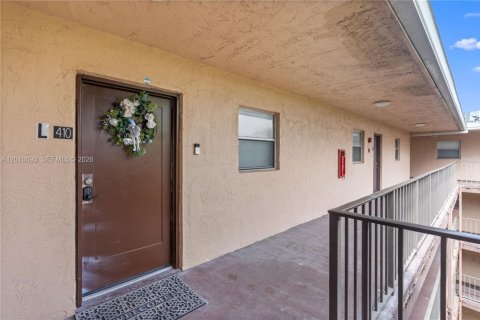 Condo in Lauderdale Lakes, Florida, 2 bedrooms  № 2076637 - photo 15