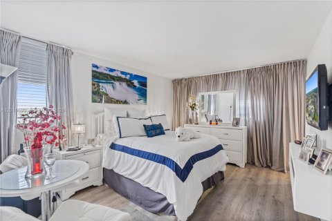 Condo in Lauderdale Lakes, Florida, 2 bedrooms  № 2076637 - photo 5