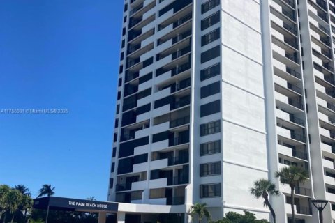 Condo in West Palm Beach, Florida, 2 bedrooms  № 1860633 - photo 4