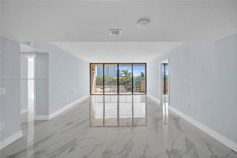 Condo in West Palm Beach, Florida, 2 bedrooms  № 1860633 - photo 7