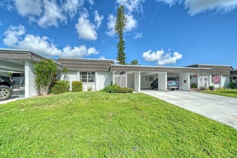 House in Sarasota, Florida 2 bedrooms, 123.75 sq.m. № 2294650 - photo 2
