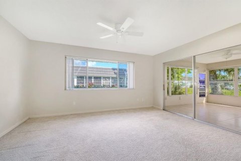 House in Sarasota, Florida 2 bedrooms, 123.75 sq.m. № 2294650 - photo 10