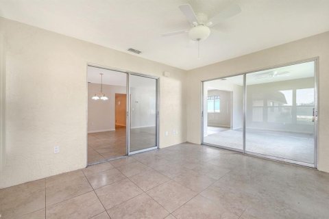 House in Sarasota, Florida 2 bedrooms, 123.75 sq.m. № 2294650 - photo 19