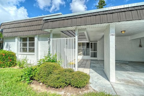 House in Sarasota, Florida 2 bedrooms, 123.75 sq.m. № 2294650 - photo 3
