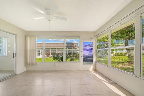 House in Sarasota, Florida 2 bedrooms, 123.75 sq.m. № 2294650 - photo 17