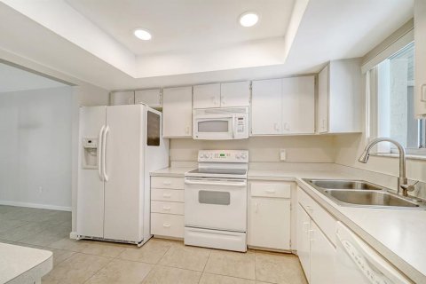 House in Sarasota, Florida 2 bedrooms, 123.75 sq.m. № 2294650 - photo 15