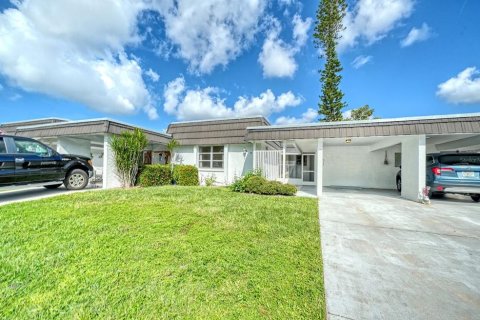 House in Sarasota, Florida 2 bedrooms, 123.75 sq.m. № 2294650