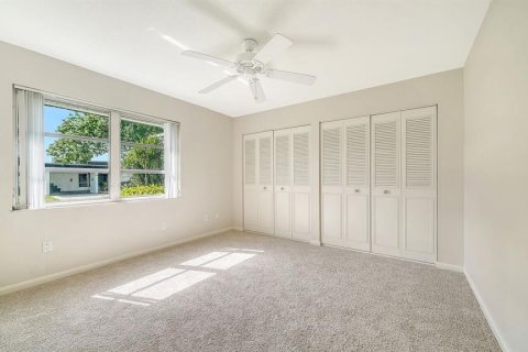 House in Sarasota, Florida 2 bedrooms, 123.75 sq.m. № 2294650 - photo 28