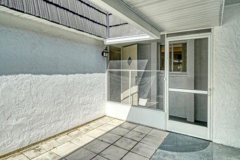 House in Sarasota, Florida 2 bedrooms, 123.75 sq.m. № 2294650 - photo 4