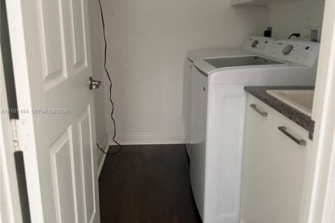 Condo in Doral, Florida, 5 bedrooms № 2401258 - photo 20