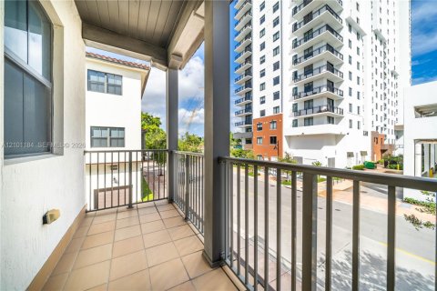 Condo in Doral, Florida, 5 bedrooms № 2401258 - photo 22