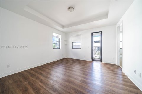 Condo in Doral, Florida, 5 bedrooms № 2401258 - photo 21
