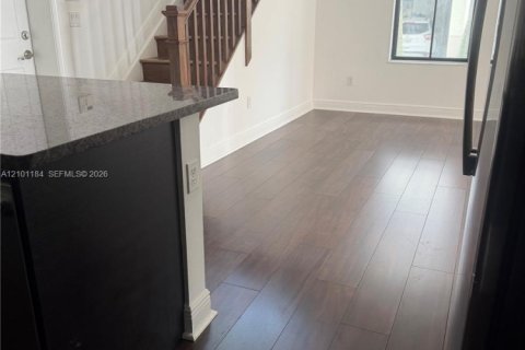 Condo in Doral, Florida, 5 bedrooms № 2401258 - photo 13