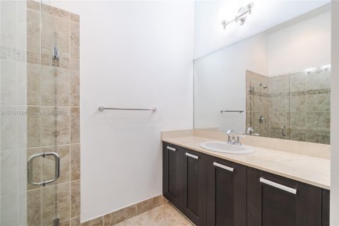 Condo in Doral, Florida, 5 bedrooms № 2401258 - photo 17