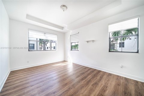 Condo in Doral, Florida, 5 bedrooms № 2401258 - photo 30
