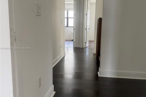 Condo in Doral, Florida, 5 bedrooms № 2401258 - photo 18