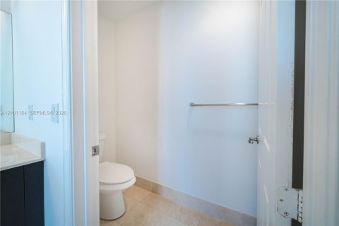 Condo in Doral, Florida, 5 bedrooms № 2401258 - photo 29