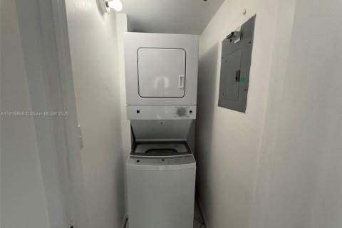 Condominio en venta en Miami Beach, Florida, 2 dormitorios, 85.47 m2 № 1971875 - foto 12