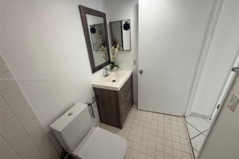 Condominio en venta en Miami Beach, Florida, 2 dormitorios, 85.47 m2 № 1971875 - foto 22