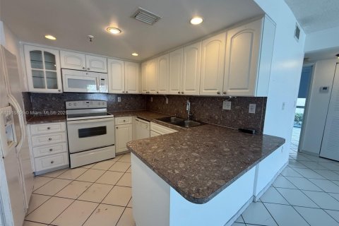 Condominio en venta en Miami Beach, Florida, 2 dormitorios, 85.47 m2 № 1971875 - foto 10