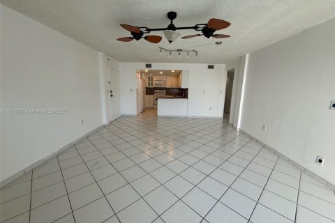 Condominio en venta en Miami Beach, Florida, 2 dormitorios, 85.47 m2 № 1971875 - foto 5