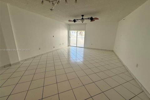 Condominio en venta en Miami Beach, Florida, 2 dormitorios, 85.47 m2 № 1971875 - foto 7